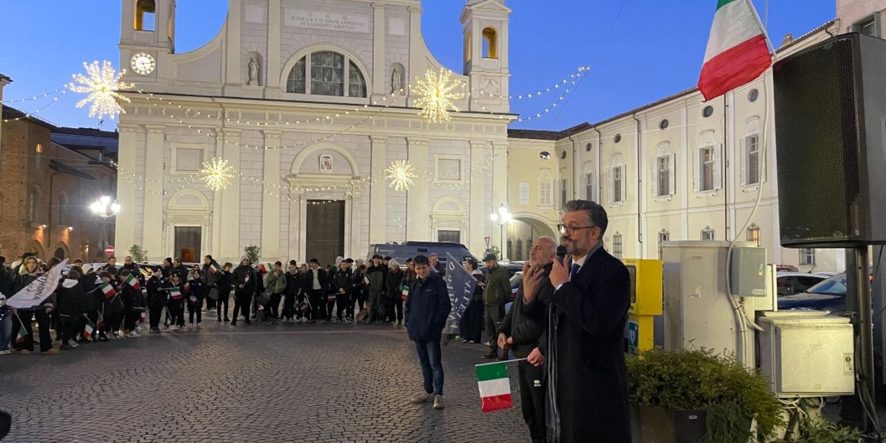 Inno nazionale, Tricolori al vento, canti e festa: pomeriggio indimenticabile a Tortona per 400 persone. Le immagini