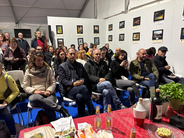 Brilla a Oliova il nuovo stand promozionale di Aromatica