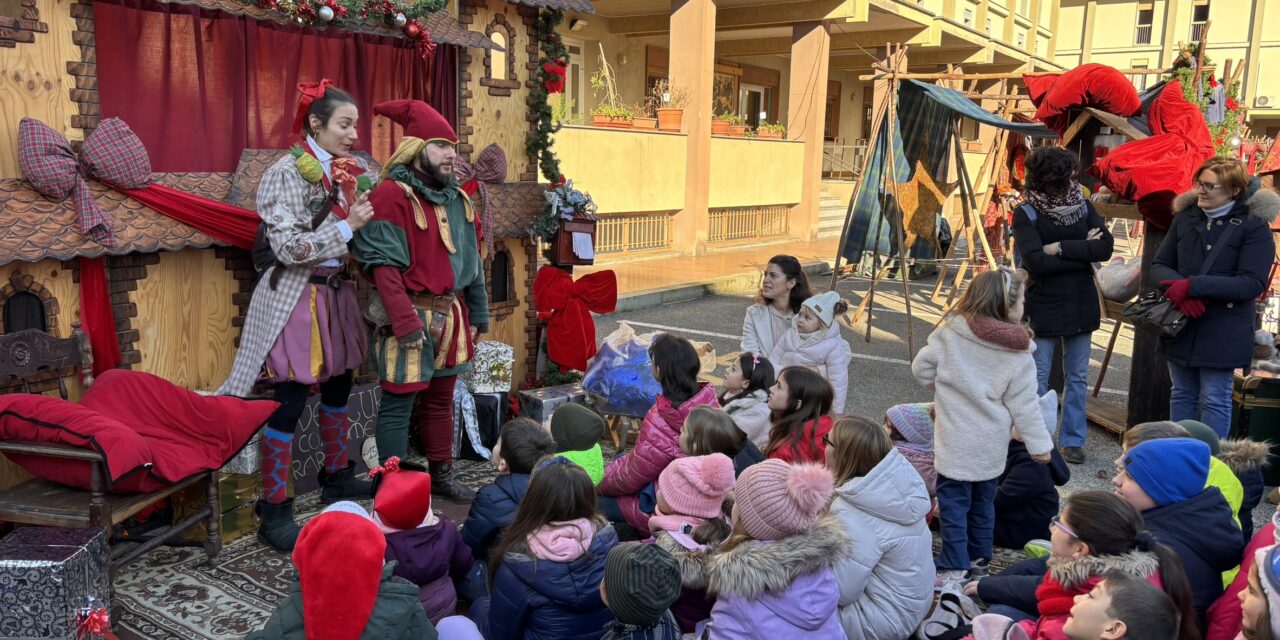 Tortona, tanti genitori coi bambini hanno partecipato al “Villaggio di Babbo Natale” al Centro Mate Dei