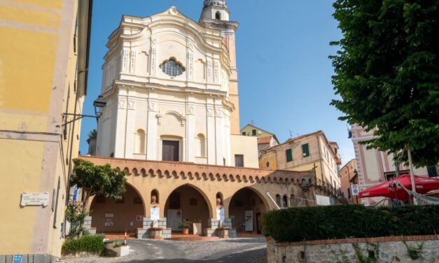 A Diano Castello in arrivo nel borgo teatro dei burattini, tombola e musica