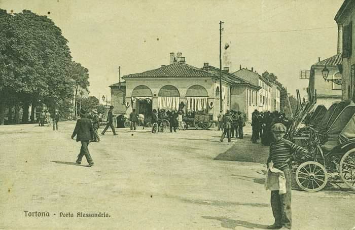 la storia urbanistica di Tortona dall’anno Mille fino alla fine del 1700