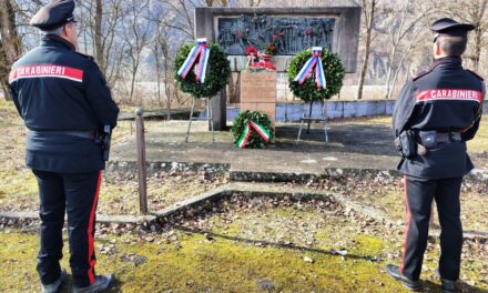 I Carabinieri presenti alla commemorazione del partigiano Fedor Poletaev a 81 anni dalla battaglia.