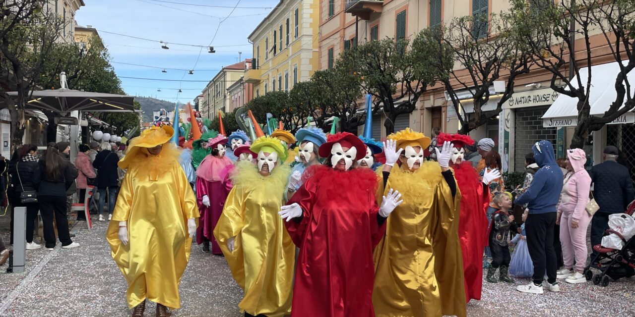 Le immagini del fantastico Carnevale Dianese con la sfilata dei carri a Diano Marina
