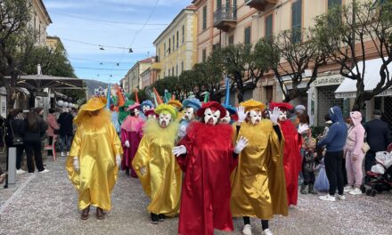 Le immagini del fantastico Carnevale Dianese con la sfilata dei carri a Diano Marina