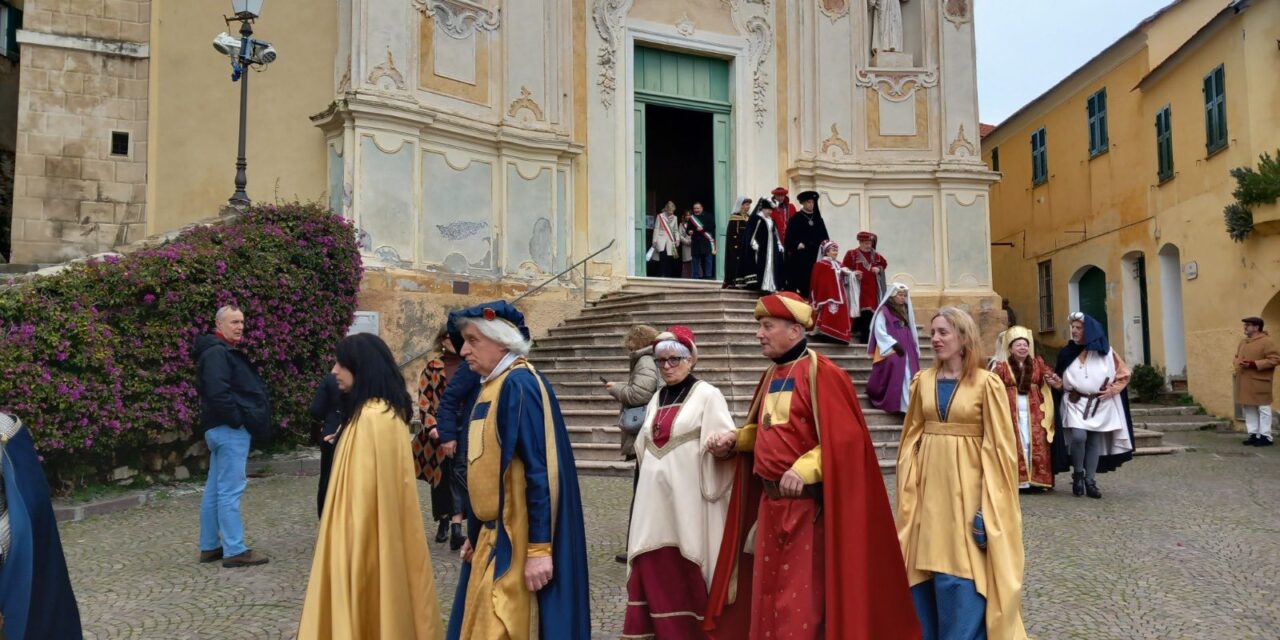 Il viaggio di Cervo nel Medioevo: quindici comuni legati dal filo rosso della storia tra Clavesana, Del Carretto e Grimaldi