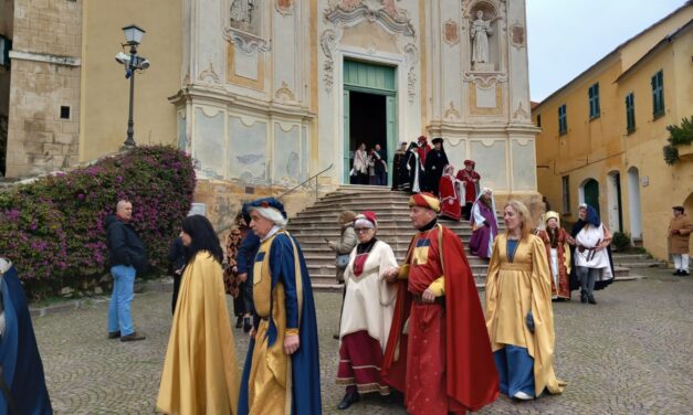 Il viaggio di Cervo nel Medioevo: quindici comuni legati dal filo rosso della storia tra Clavesana, Del Carretto e Grimaldi
