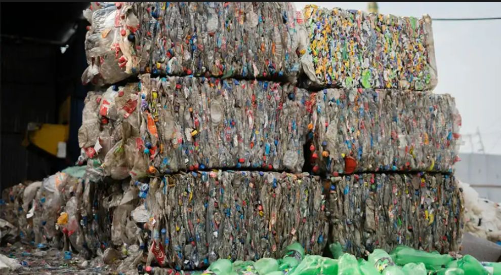 Le presse per rifiuti JumboLoadBaler, AutoLoadBaler e BaleTainer: soluzioni ideali per logistiche e supermercati