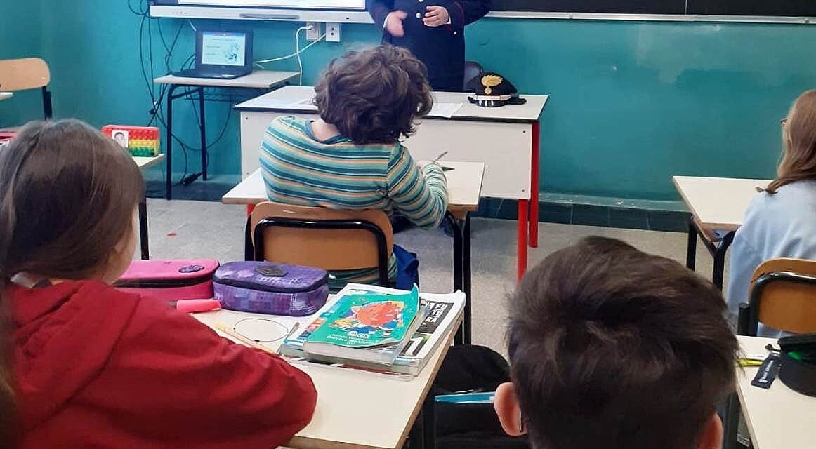 I Carabinieri di Pontestura incontrano gli studenti sui temi della cultura della legalità.
