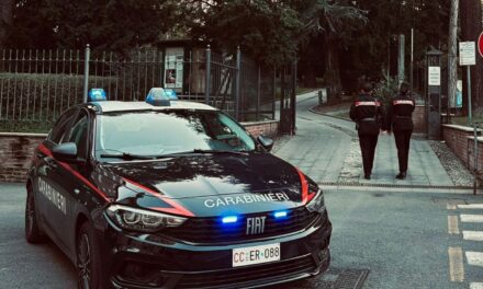 A Serravalle Scrivia i Carabinieri intervengono per lite in strada, ma dopo le minacce spunta un’arma.