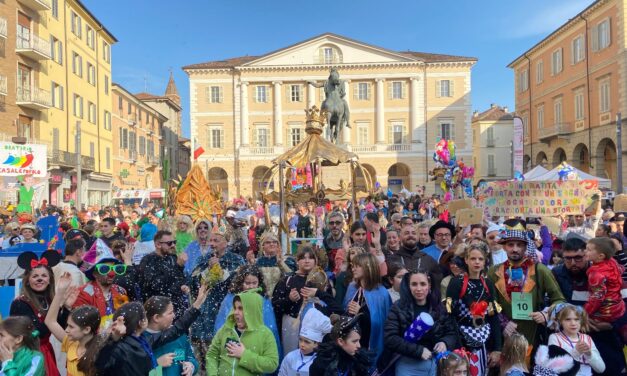 Sabato a Casale Monferrato c’è la sfilata dei carri allegorici