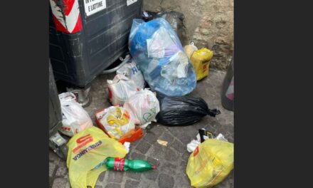 Ancora rifiuti abbandonati in centro a Tortona: Gestione Ambiente deve intervenire perché così non va