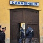 Falso dentista sorpreso durante un intervento in anestesia: i Carabinieri denunciano anche il medico compiacente responsabile dello studio.