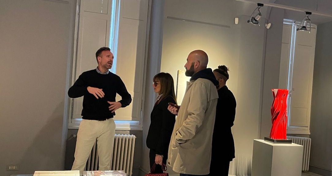 Inaugurata a Diano Marina la mostra d’arte moderna “Oltre la superficie”