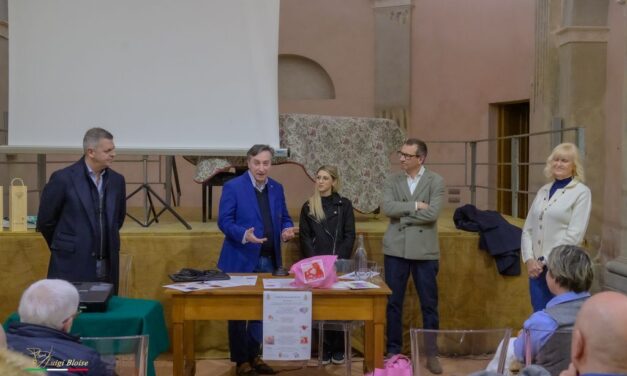 Il tour informativo per la lotta al tumore al seno della Senologia di Tortona e dell’associazione Pasquali