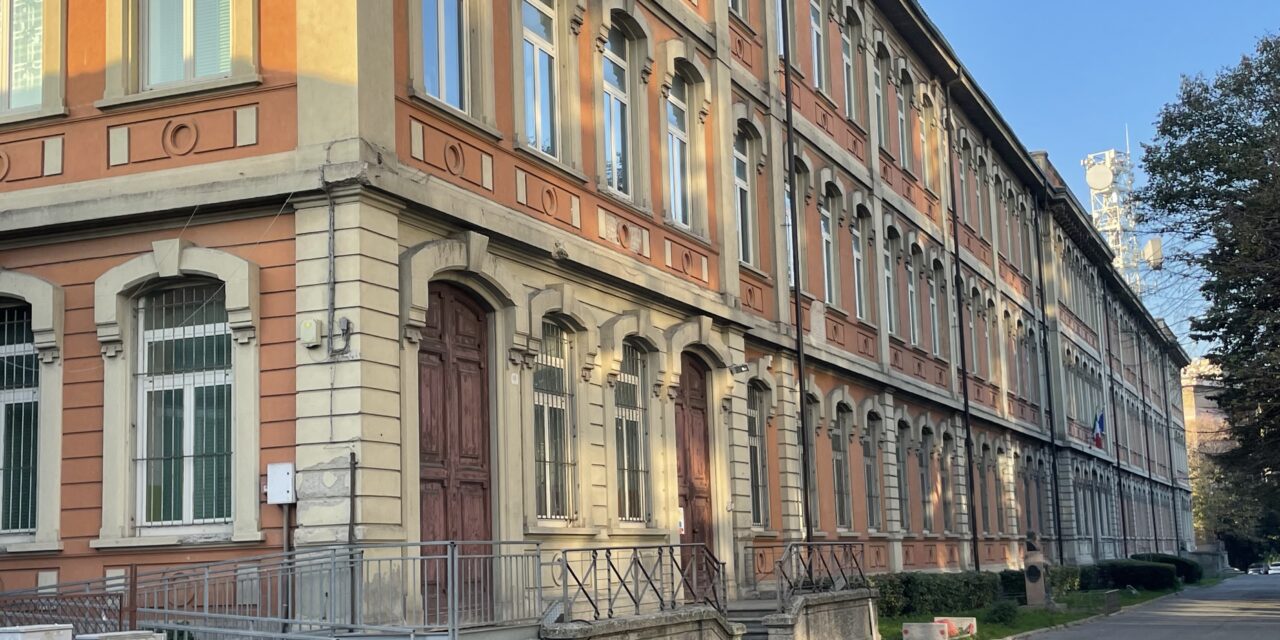 Tortona, scatta l’allarme anti intrusione alla scuola in corso Romita, intervengono i Carabinieri