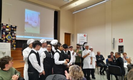 Tortona, un successo la cena del Lions per la borsa di studio donata ad una ragazza del Santachiara
