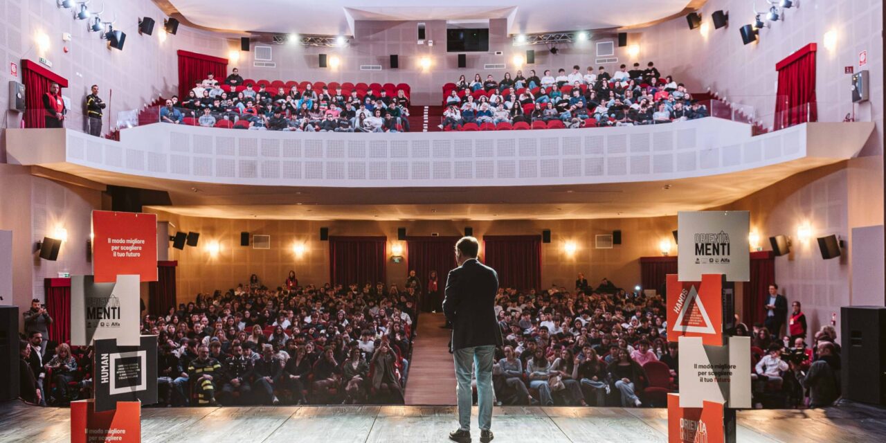 Imperia, teatro Cavour strapieno per la giornata dedicata agli Orientamenti