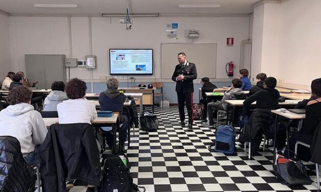 “Cultura della Legalità”, controlli e prevenzione: l’Istituto Marconi incontra i Carabinieri