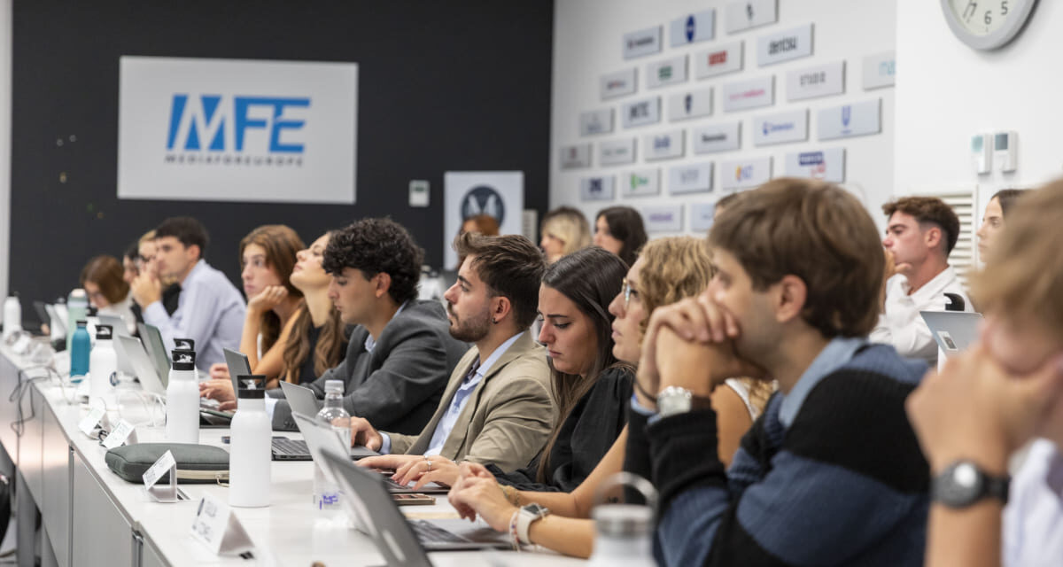 Dopo la laurea: 10 motivi per scegliere un master. La guida dell’ex studente, diventato top manager in soli cinque anni