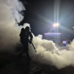 Si incendia un’auto parcheggiata a Villaromagnano, intervengono i pompieri. Le immagini