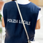 Acqui Terme, individuato l’autore degli atti vandalici in Piazza Dolermo: l’intervento della Polizia Locale