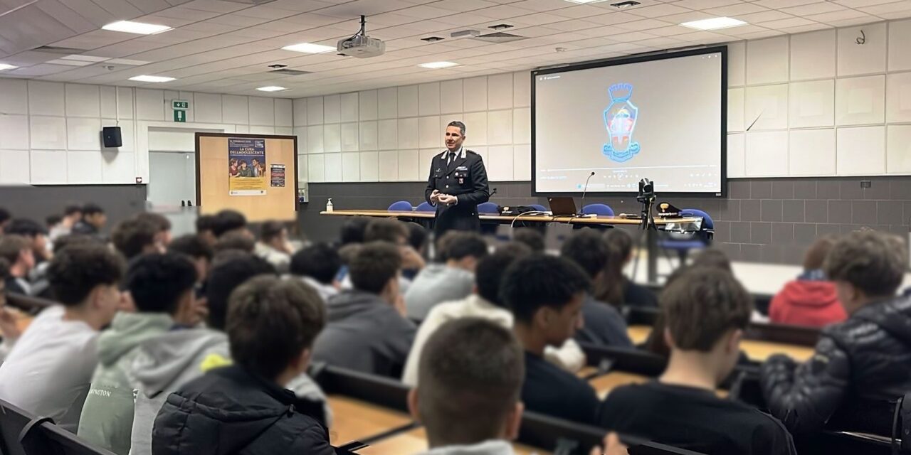 Cultura della legalità e prevenzione nelle scuole di Alessandria: i Carabinieri fra gli studenti.