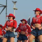 Grande successo a Diano Marina per il Festival del Folclore, con ragazze venute anche dagli USA