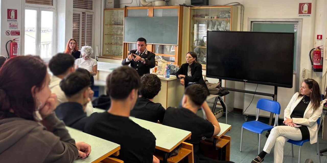 Contrasto alla violenza di genere, incontro formativo al liceo Peano di Tortona con i Carabinieri.