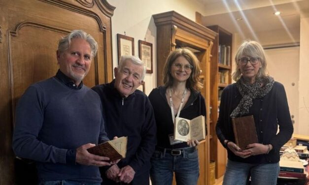 Lo storico Armando Bergaglio regala i suoi libri e le sue immagini alla Biblioteca di Tortona