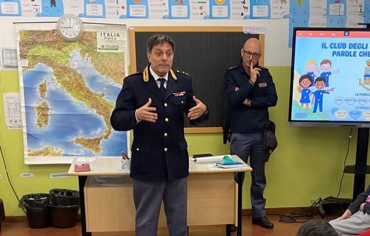 La Polizia di Alessandria, nell’ambito del progetto “Pretendiamo Legalità” incontra i bambini alla Scuola Ferrero