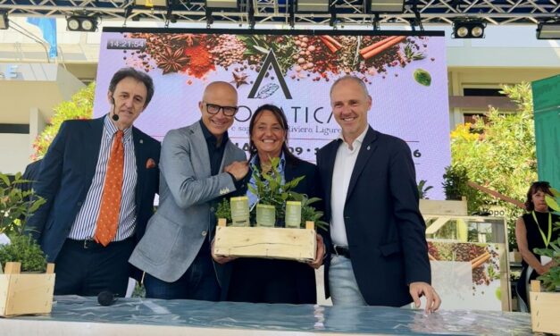 Donatella Uslenghi vince il concorso Aromaticocktail AIBES a Diano Marina