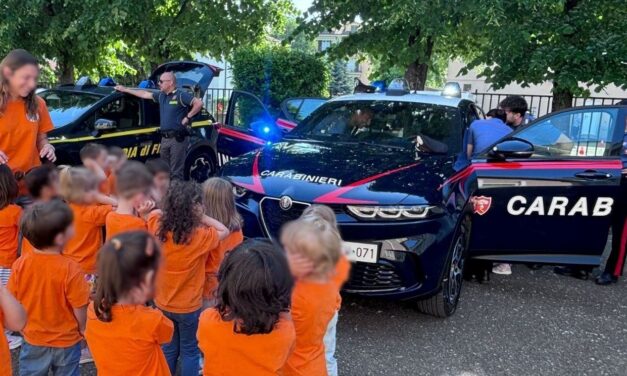 I Carabinieri di Tortona alla tradizionale “Festa delle Sirene” con gli alunni della scuola Salvo D’Acquisto.