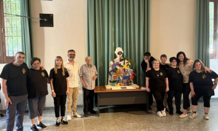 Arte, emozioni e inclusione: Tortona accoglie i ragazzi di Diapsi con la nuova scultura alla “Remotti”