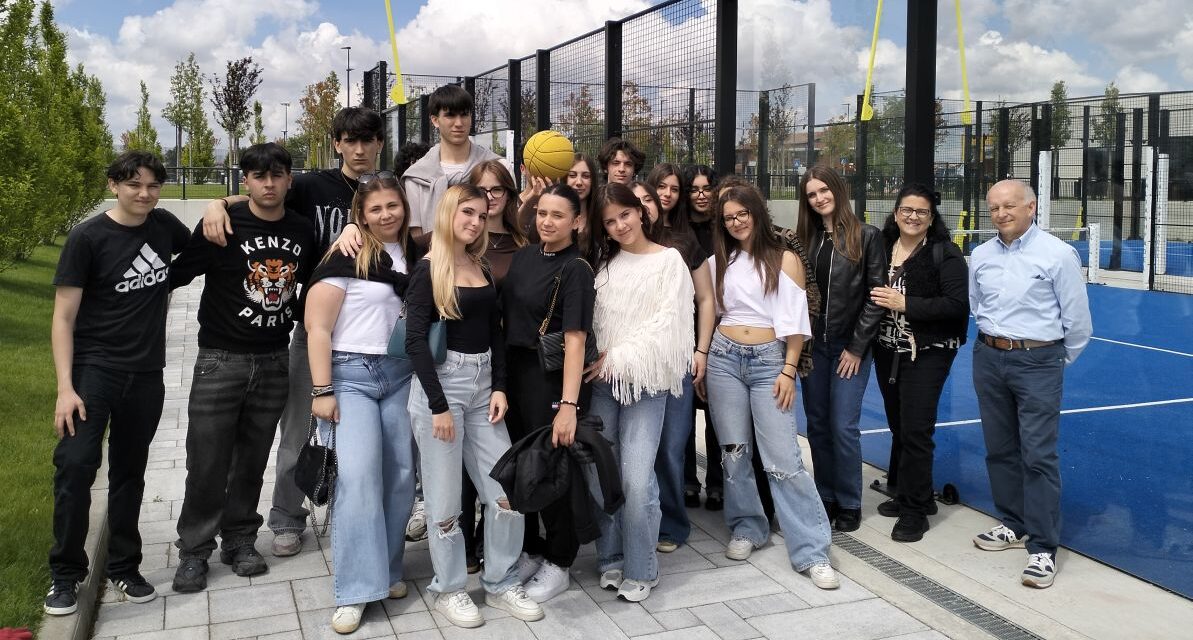 La classe 4b scienze umane del Liceo Peano di Tortona premiata al concorso Ecochallenge