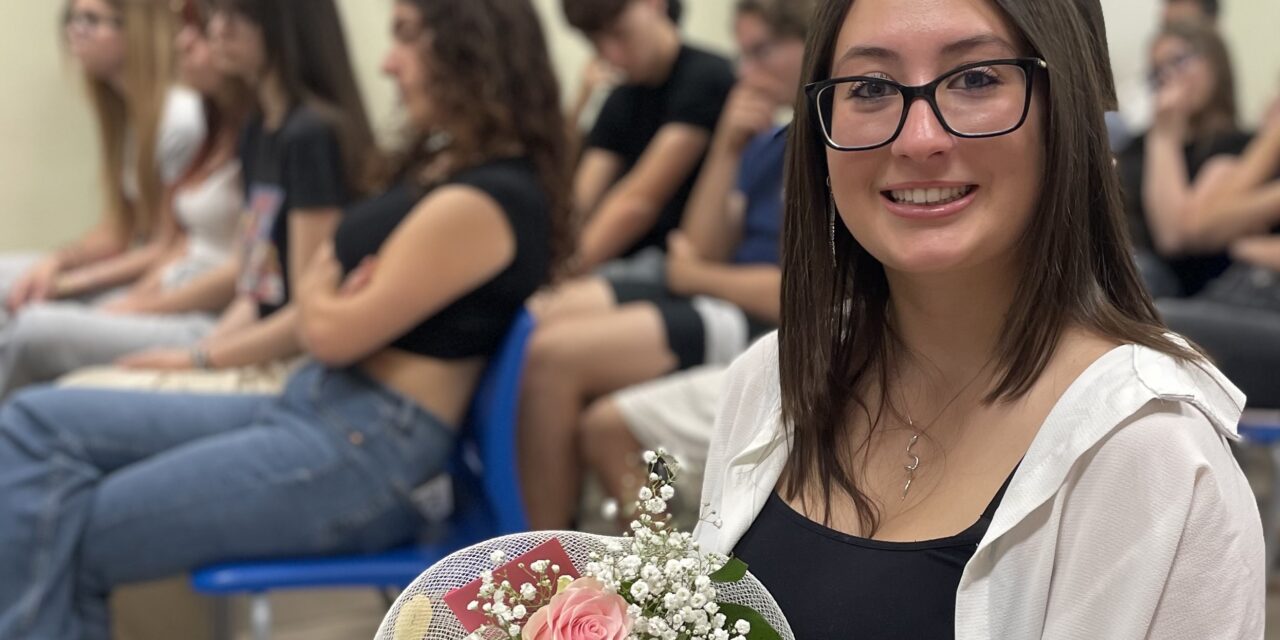 La Tortonese Nadia Conti del Liceo Peano vince una borsa di studio dello ZONTA CLUB di Alessandria