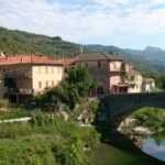 Gusto, storia e tradizioni in Alta Valle Arroscia: al via la 266ª Fiera dell’Aglio di Vessalico