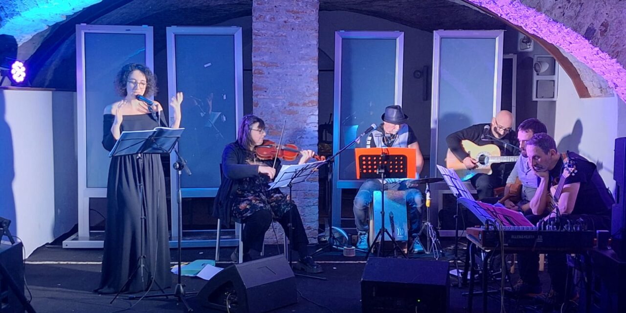 “Pesci in bicicletta” ad Alessandria : musica e parole per raccontare un femminismo possibile