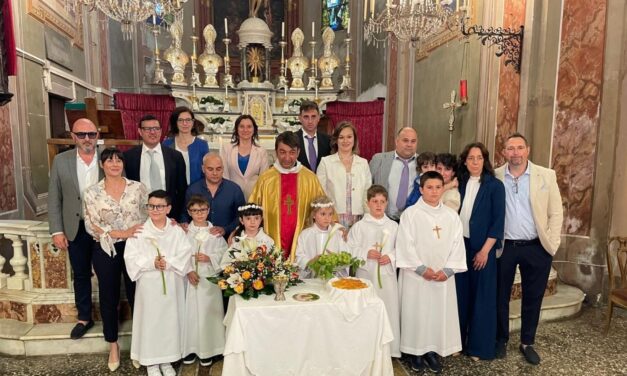 Giornata di festa a Gremiasco: celebrata la Prima Comunione per sei giovani parrocchiani