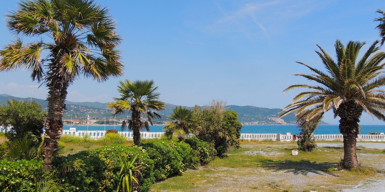 Da ex campeggio a oasi verde e anfiteatro sul mare: i Dianesi sognano la rinascita dell’ex Molo Cavour