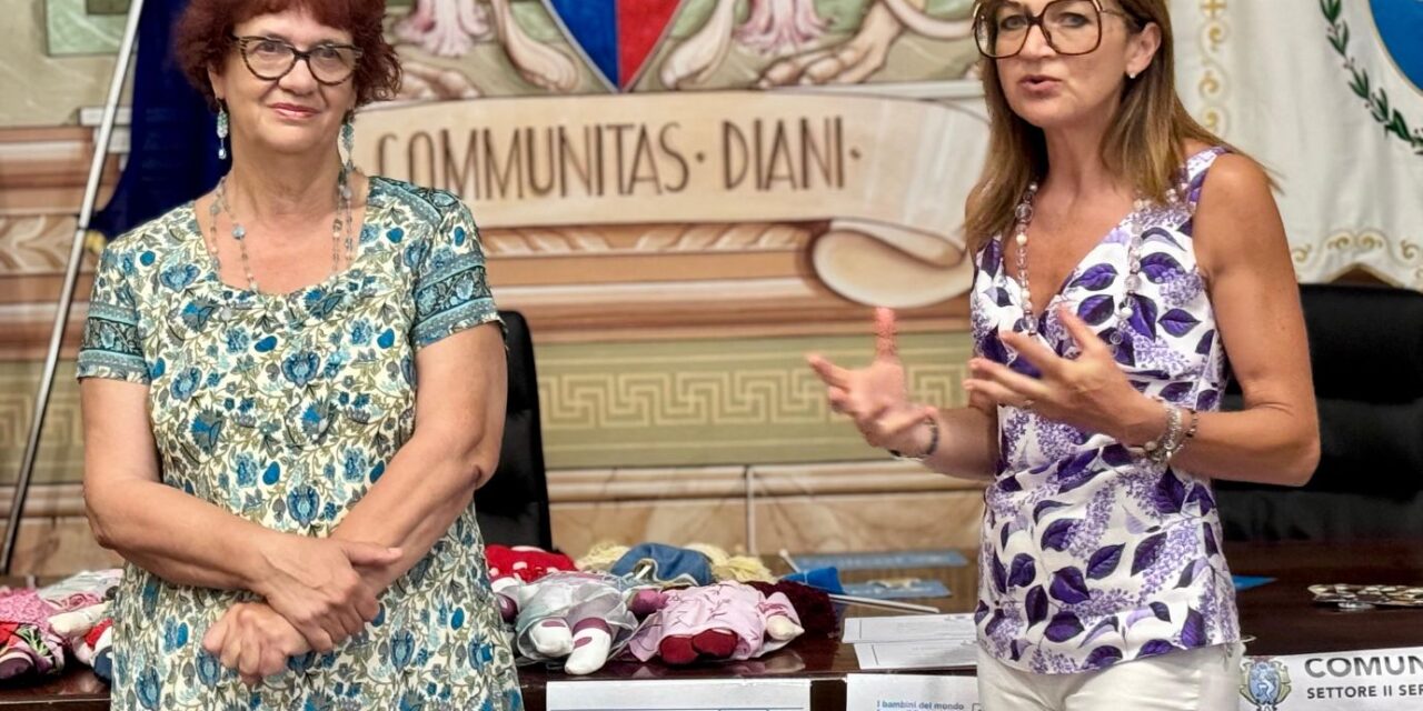 Diano Marina: un abbraccio di stoffa che unisce i bambini del mondo