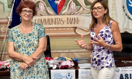 Diano Marina: un abbraccio di stoffa che unisce i bambini del mondo