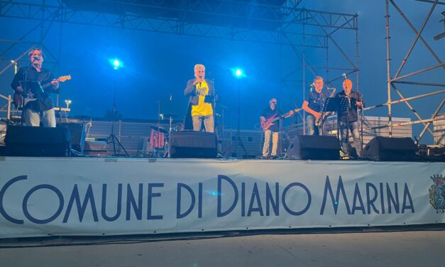 Diano Marina, dopo il successo funk di ieri, stasera arriva Rita Pavone al Molo delle Tartarughe. Le immagini