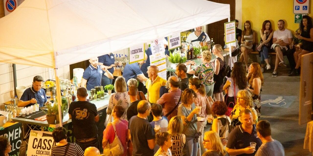 Gin nel Borgo a Diano Castello: cena itinerante, musica e distillati liguri per il solstizio d’estate
