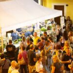 Gin nel Borgo a Diano Castello: cena itinerante, musica e distillati liguri per il solstizio d’estate