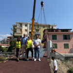 Imperia, varata la passerella ciclopedonale tra via Andreoli e l’area Pump Track adiacente a via Goffredo Alterisio