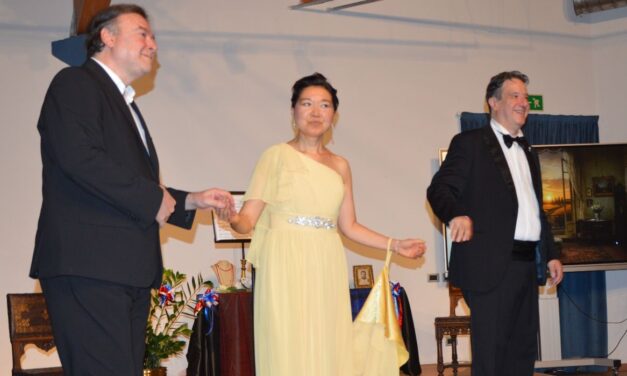 Trionfo della lirica a Marengo: il Maestro tortonese Umberto Battegazzore e Tomoko Okabe incantano il pubblico