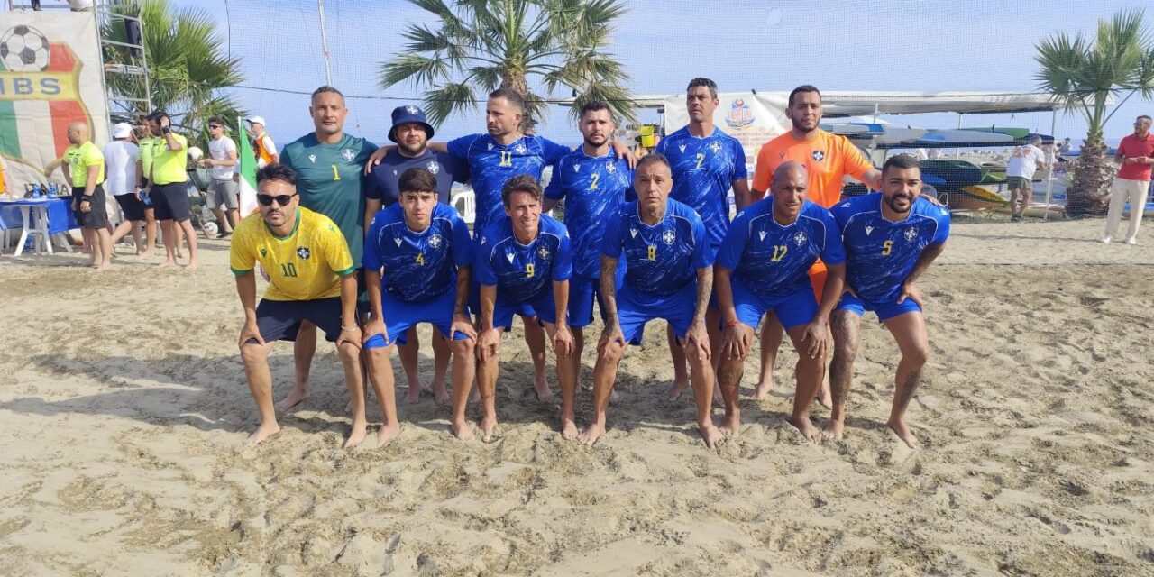 San Bartolomeo al Mare fa centro con il grande sport: successo di pubblico per il Beach Soccer, vittoria al Brasile contro l’Italia