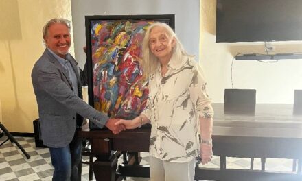 Arte e generosità a Tortona: il Comune ringrazia Isa Stella per la donazione dopo il successo della sua mostra