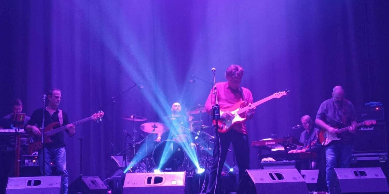 A Diano Marina domani si alza il sipario sul 15° EMD Festival: la magia dei Dire Straits a Villa Scarsella