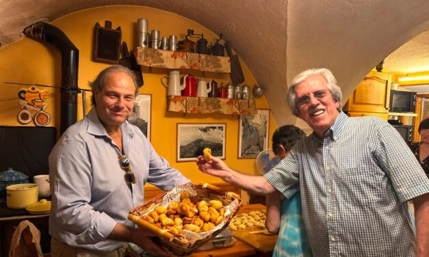 Successo per la sagra dei crustuli a Bajardo: i complimenti dell’assessore Luca Lombardi ai volontari